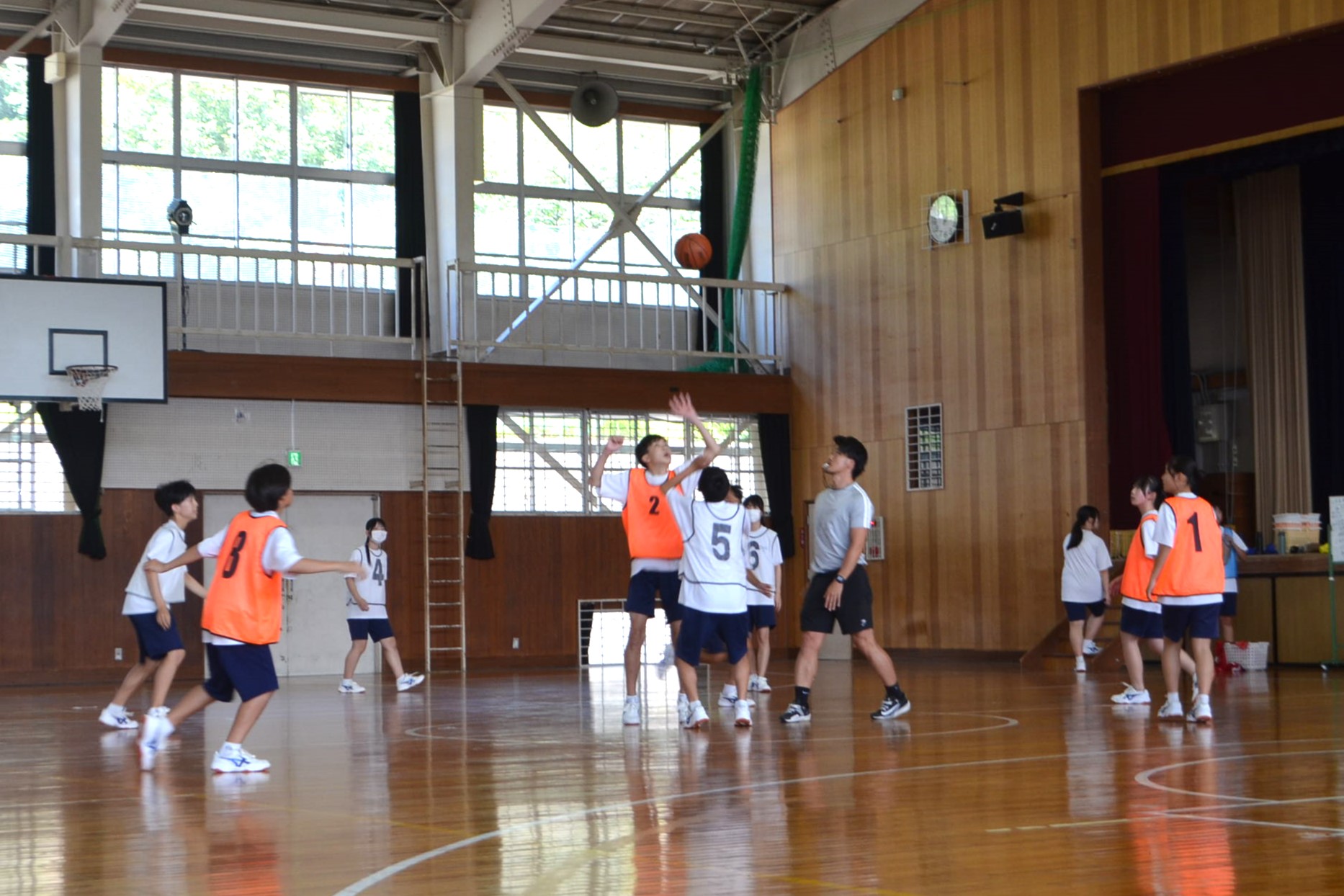 試合の開始の様子