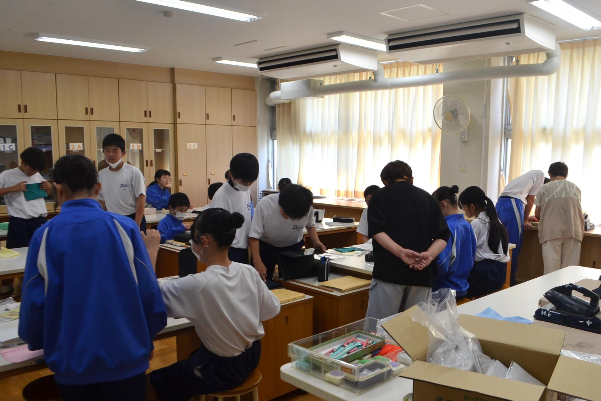 260710 家庭科授業支援(1年生)／中津川市