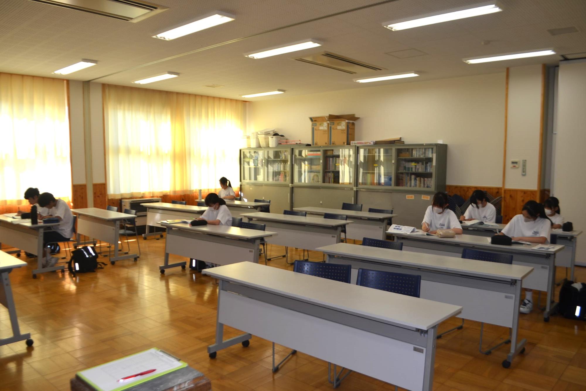 自習室での学習の様子