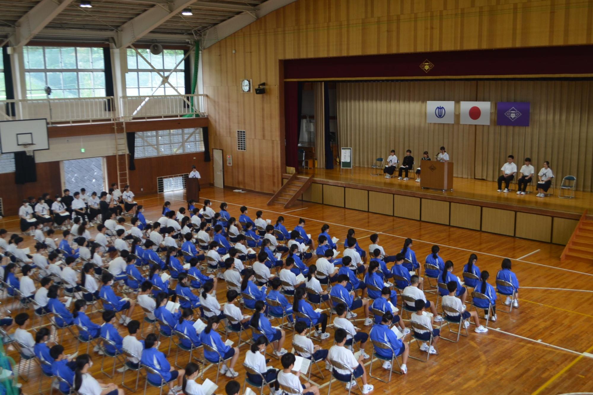 演説会全体の様子