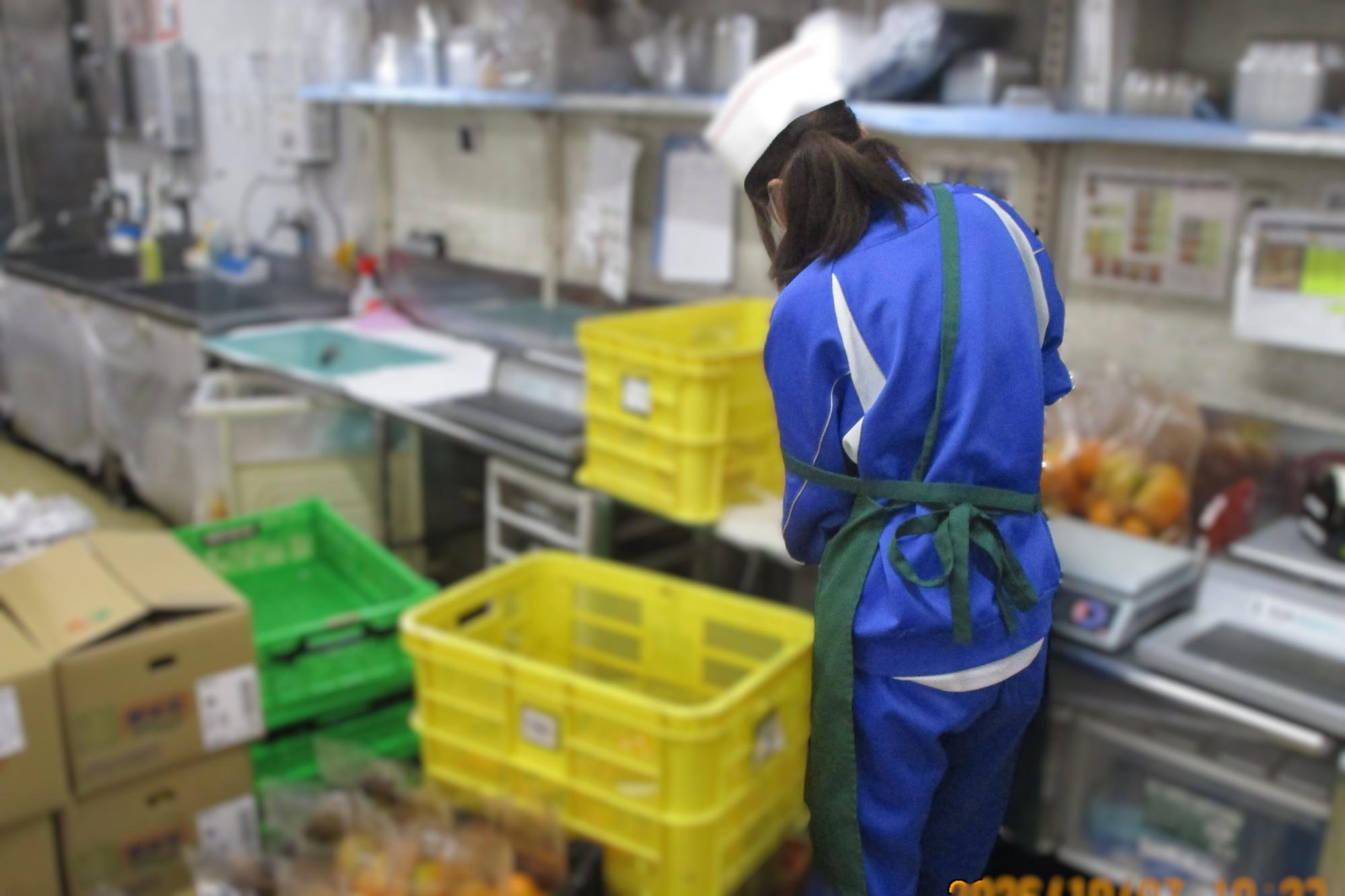 スーパーでの作業の様子
