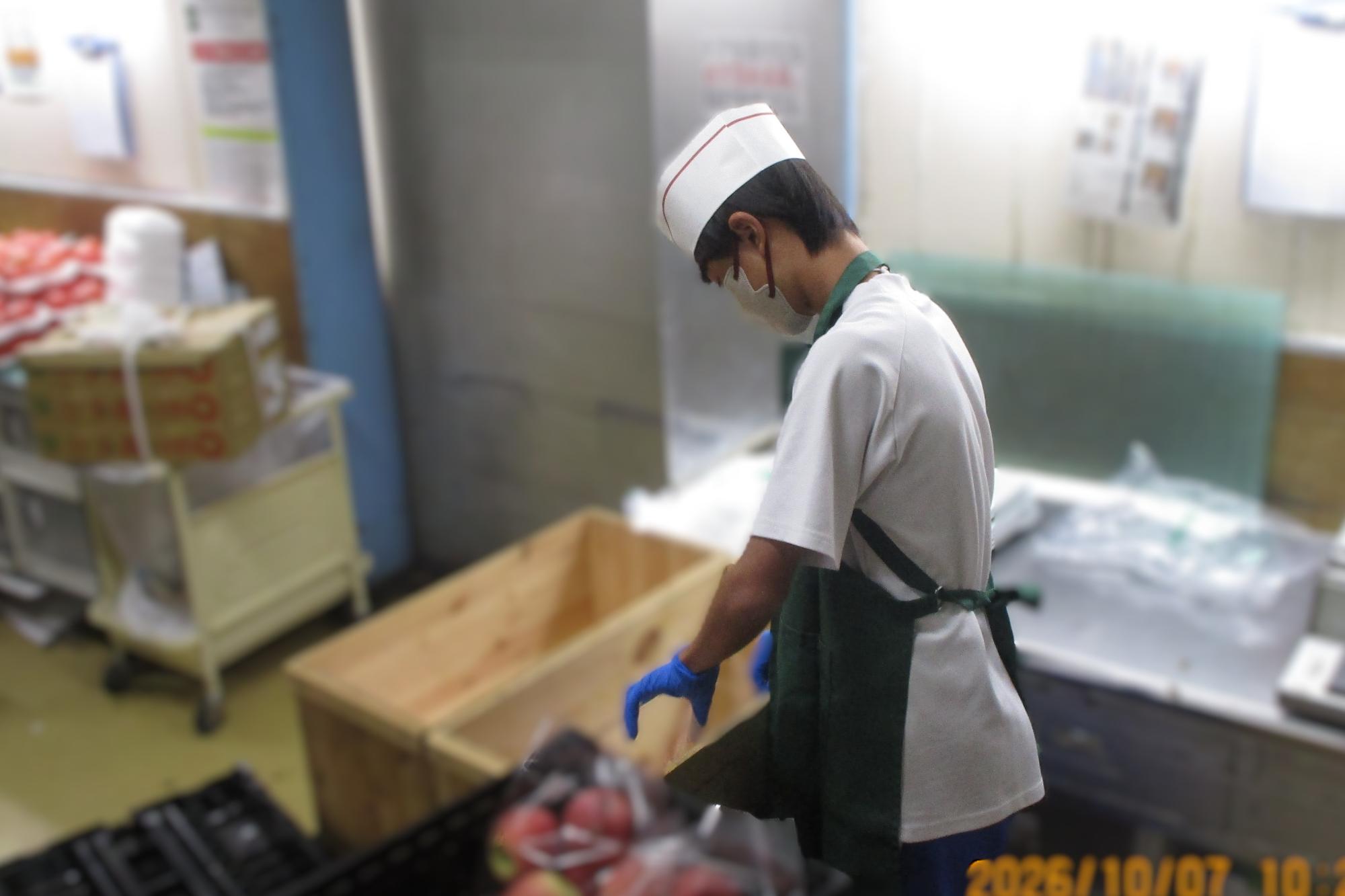 スーパーでの作業の様子