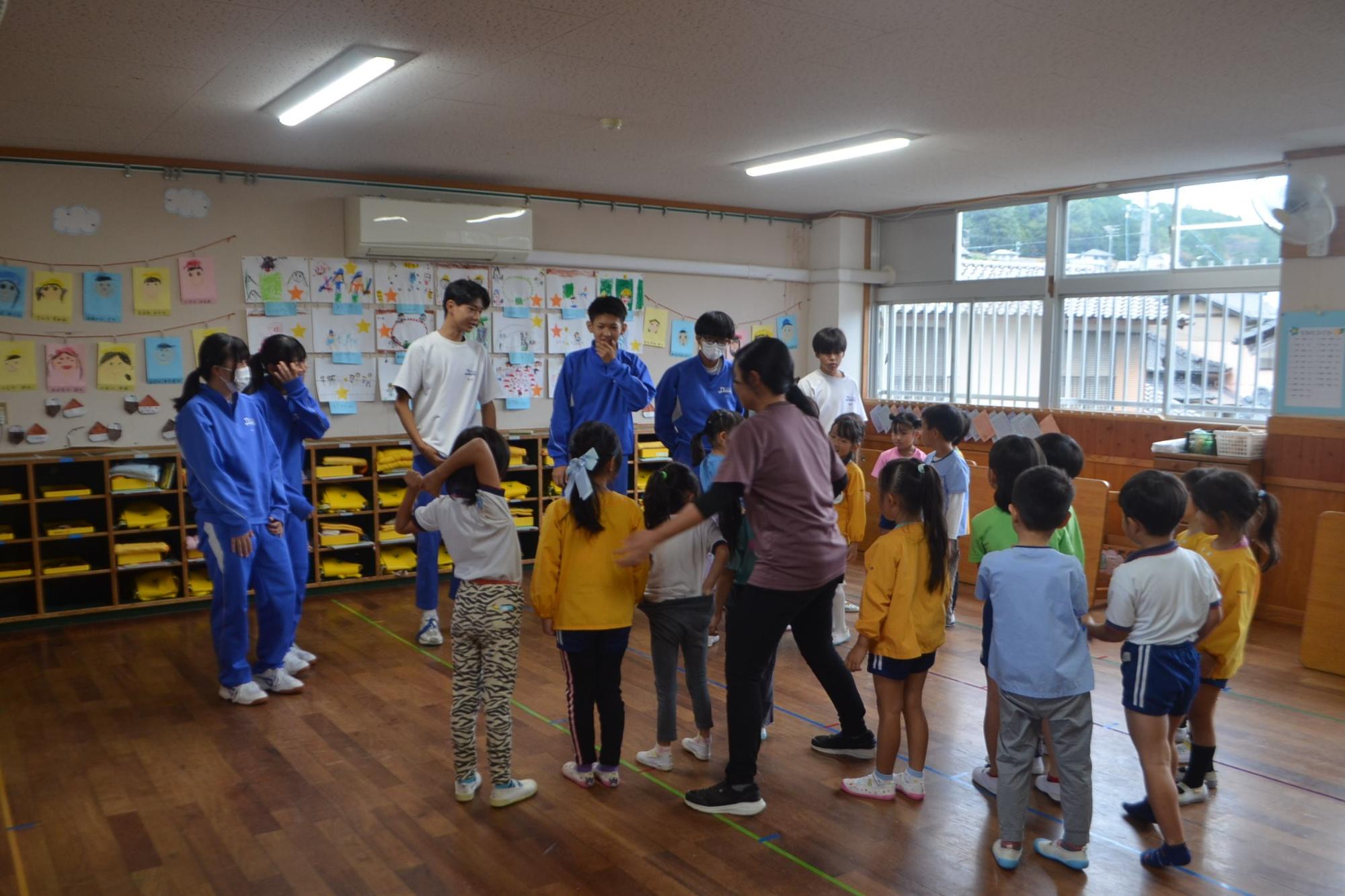 園児との触れ合い