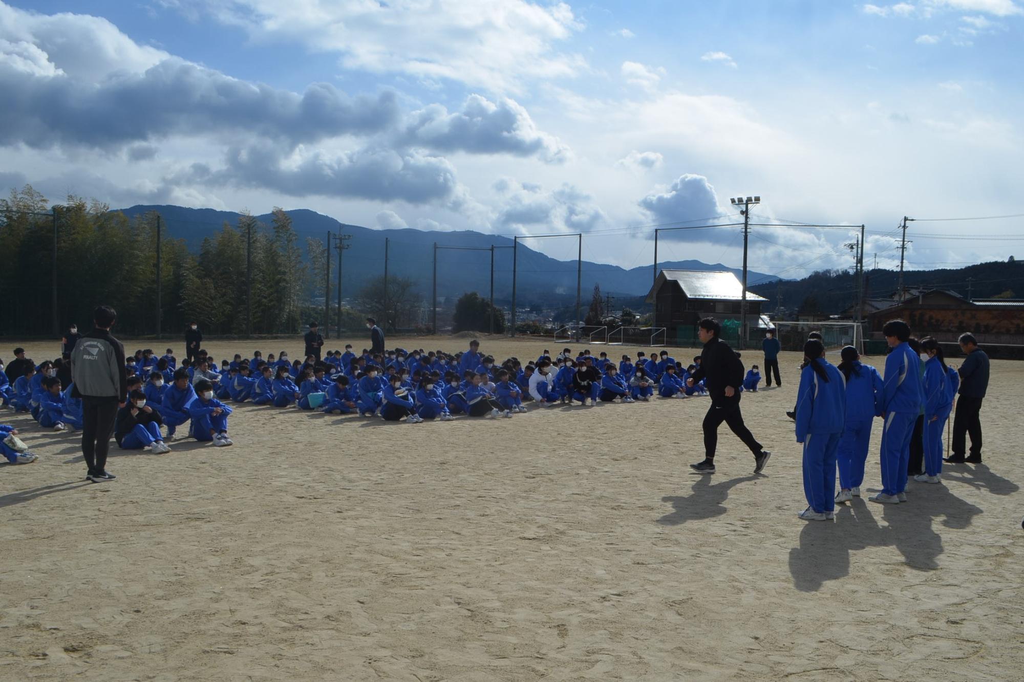 人員を点呼する様子