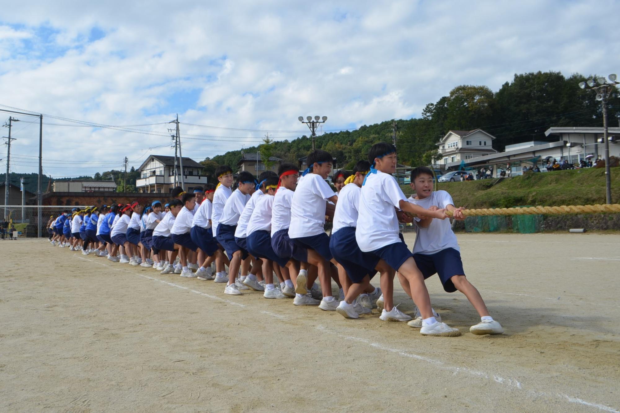 生徒の綱引き