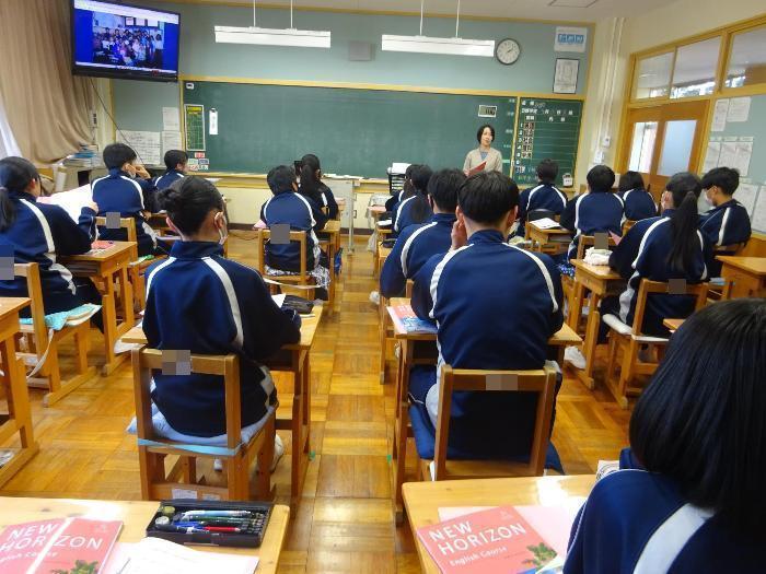 英語の授業を背後から撮影