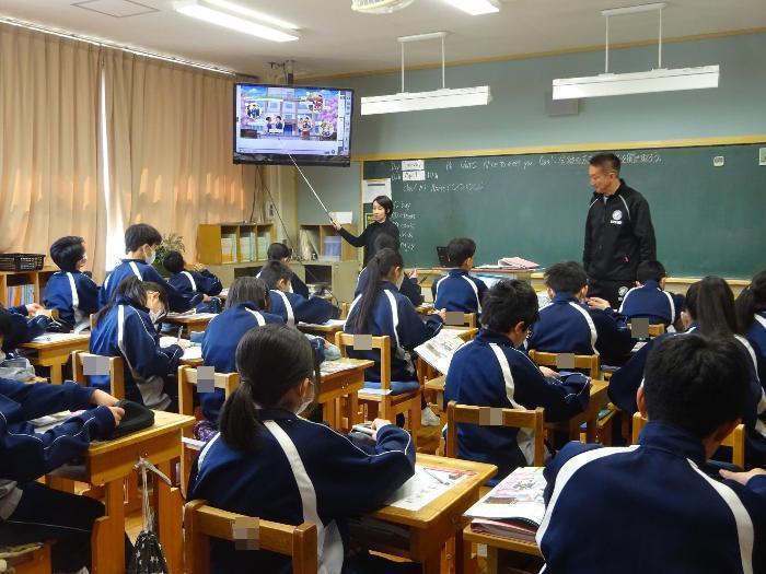 先生2人による英語の授業