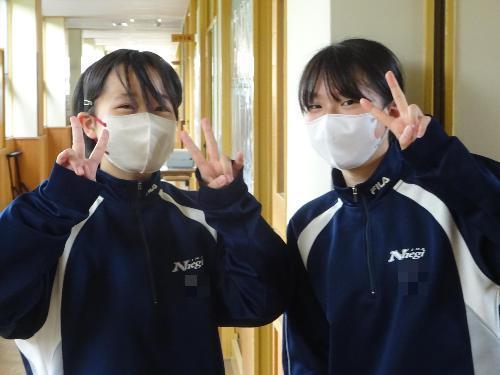 2人組女子のピース