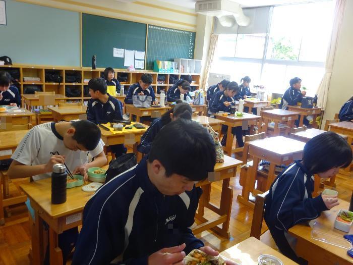 3Bのお弁当風景