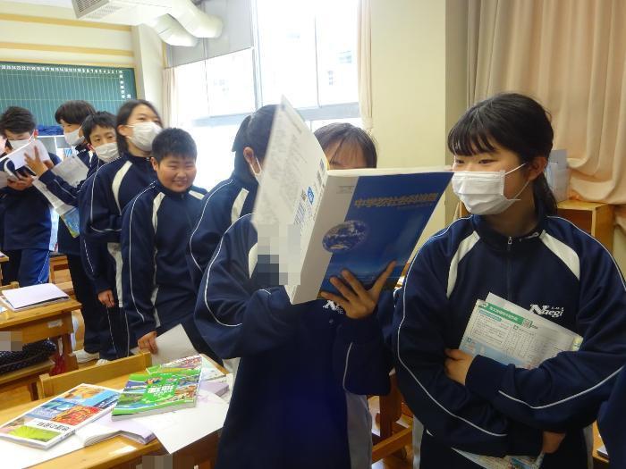 地図帳で覚える生徒