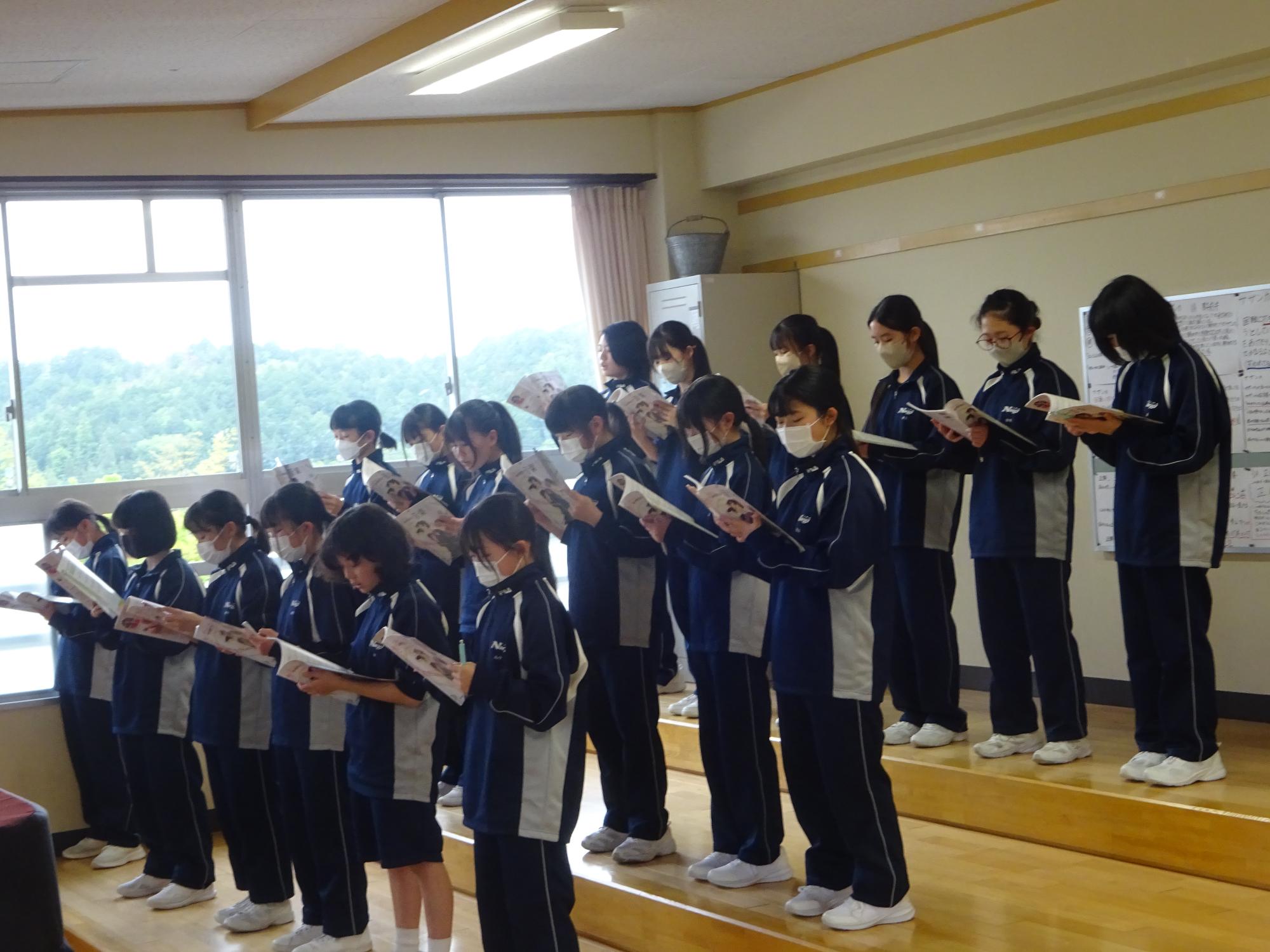 女子のパート練習