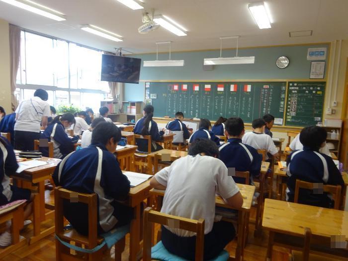 後ろから学級全景