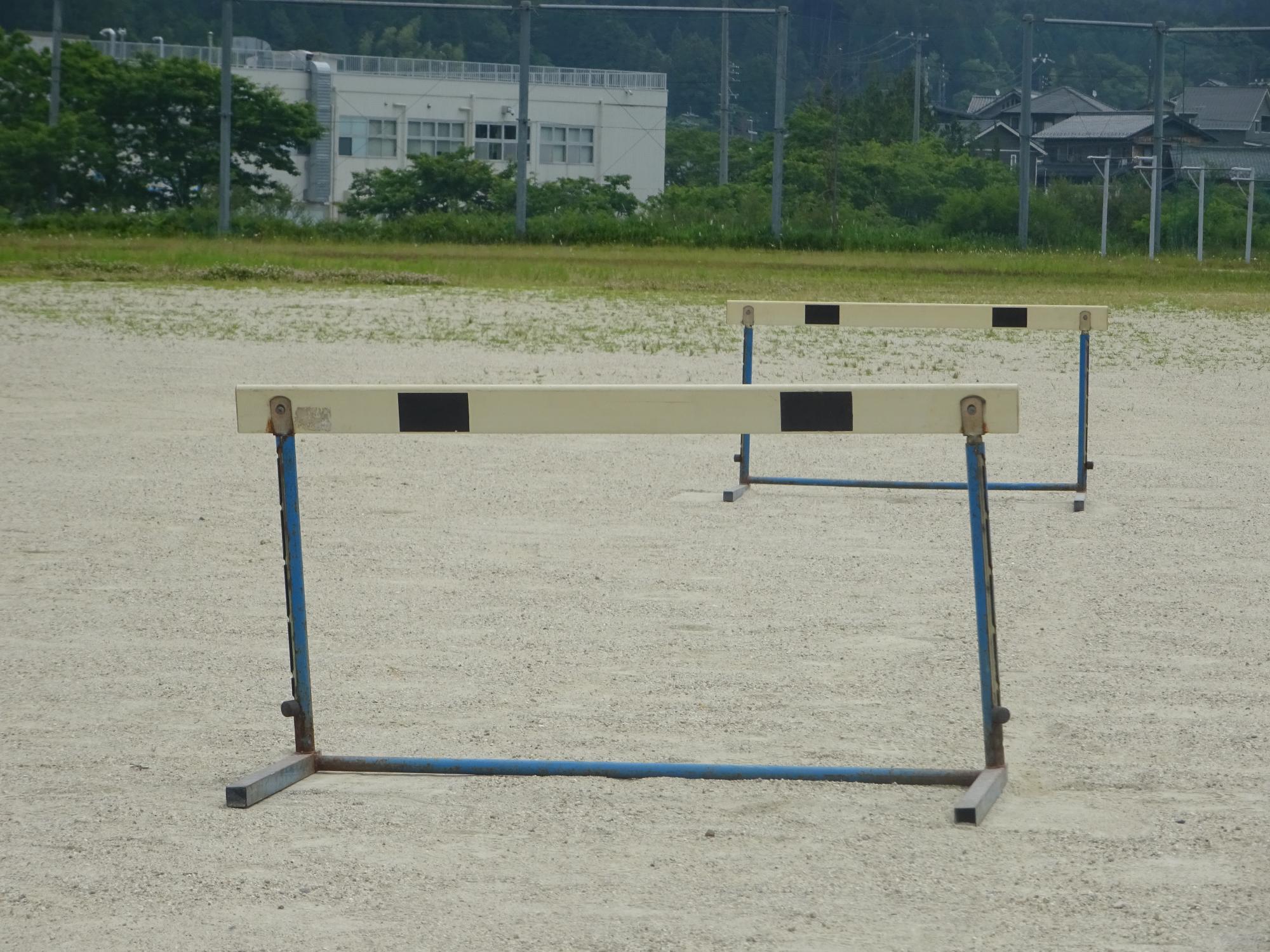 ハードル2台