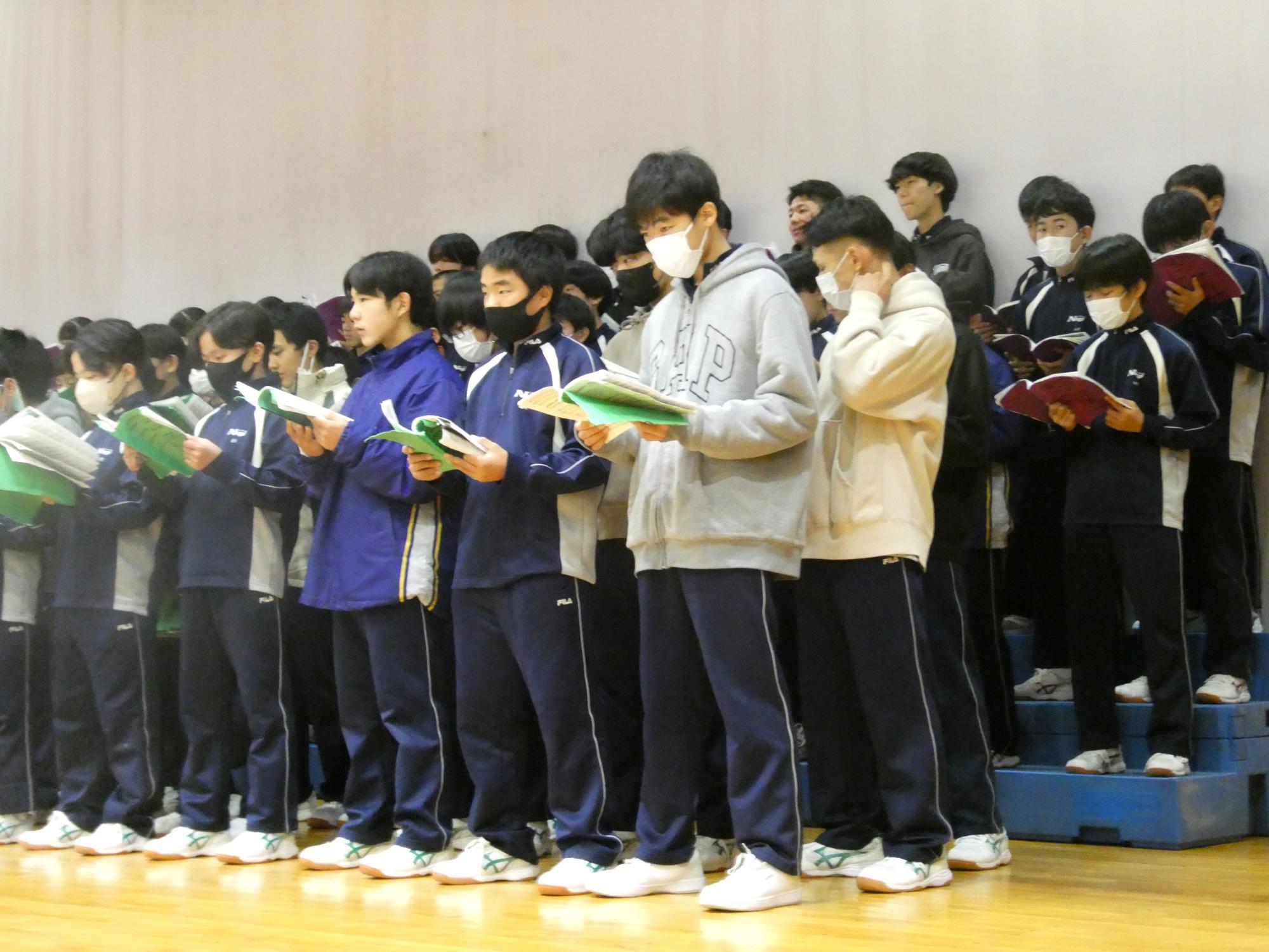 寝技の学校 11月21日「全校合唱練習」／中津川市