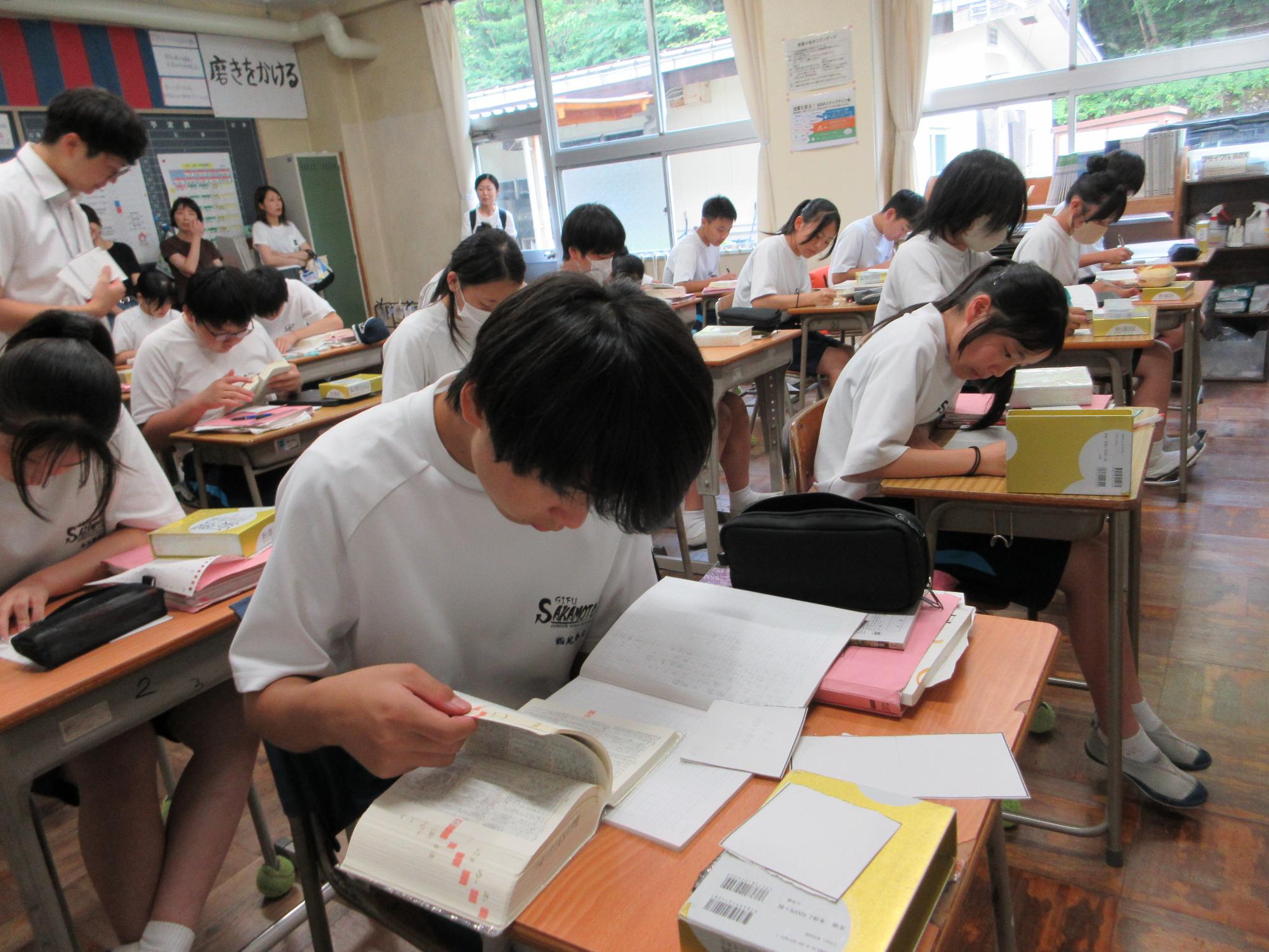 夏休み前の授業参観でBRUSH UP!／中津川市