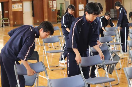 一つ一つ気をつけてならべている