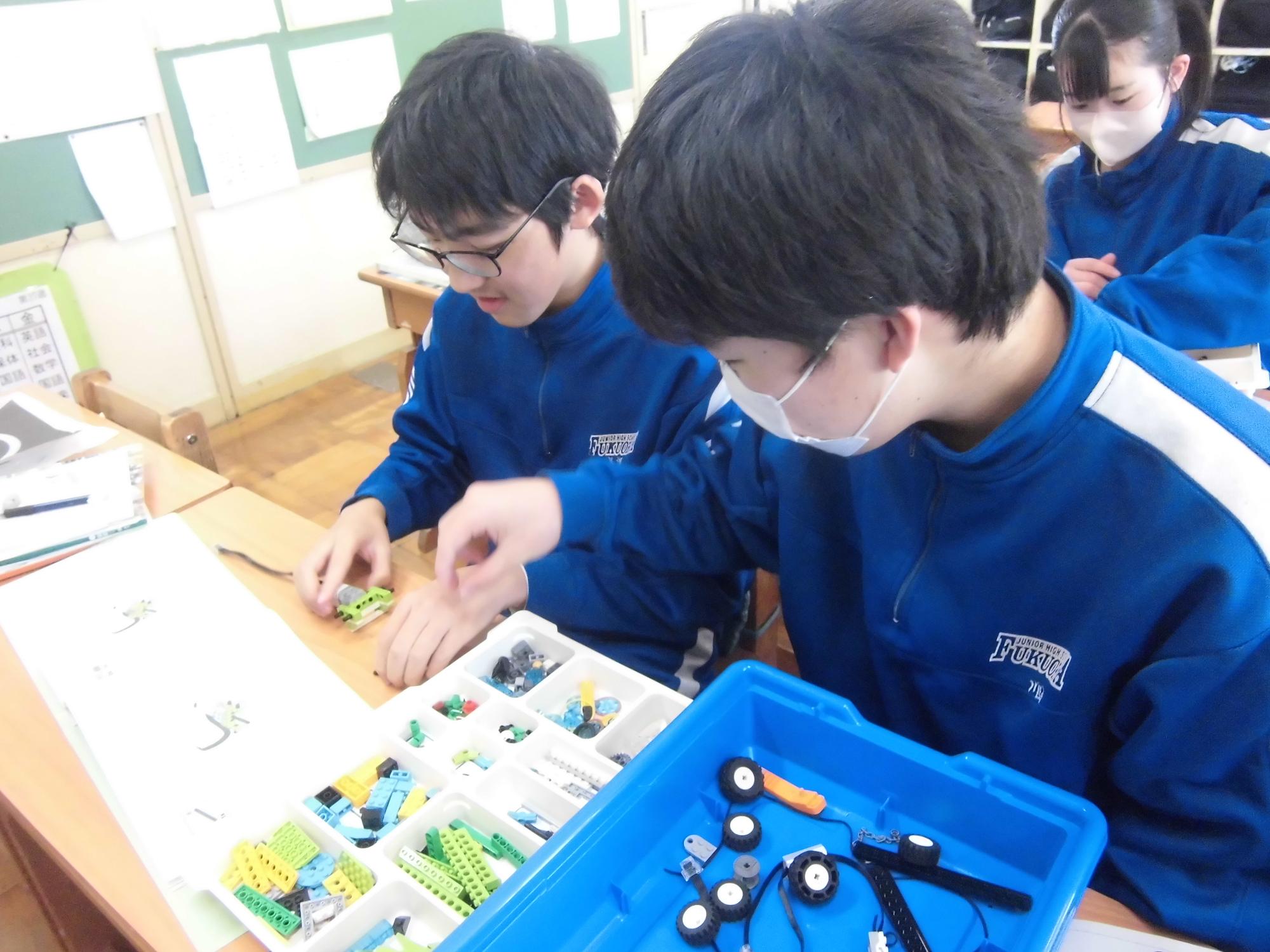 電子機械工学科の様子