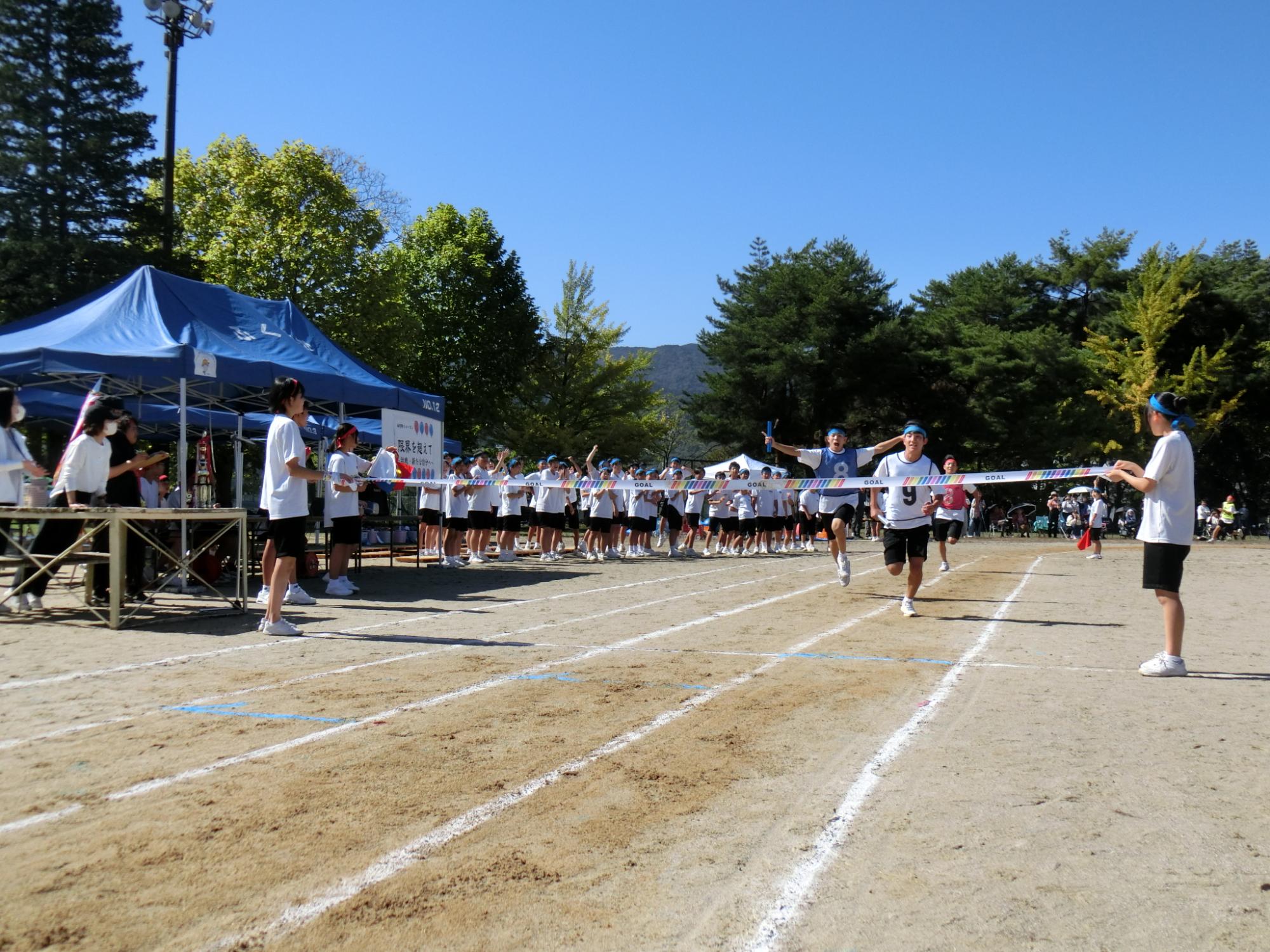 選手リレーゴールの様子