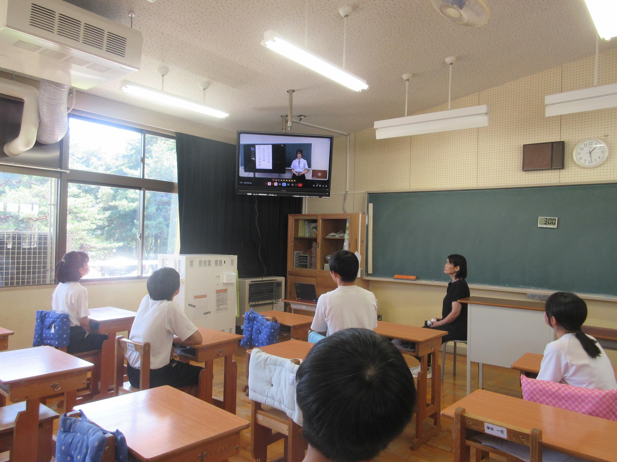 演説中の学級の様子