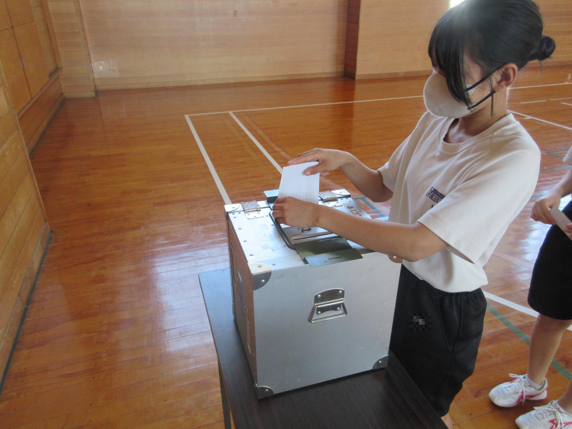投票の様子