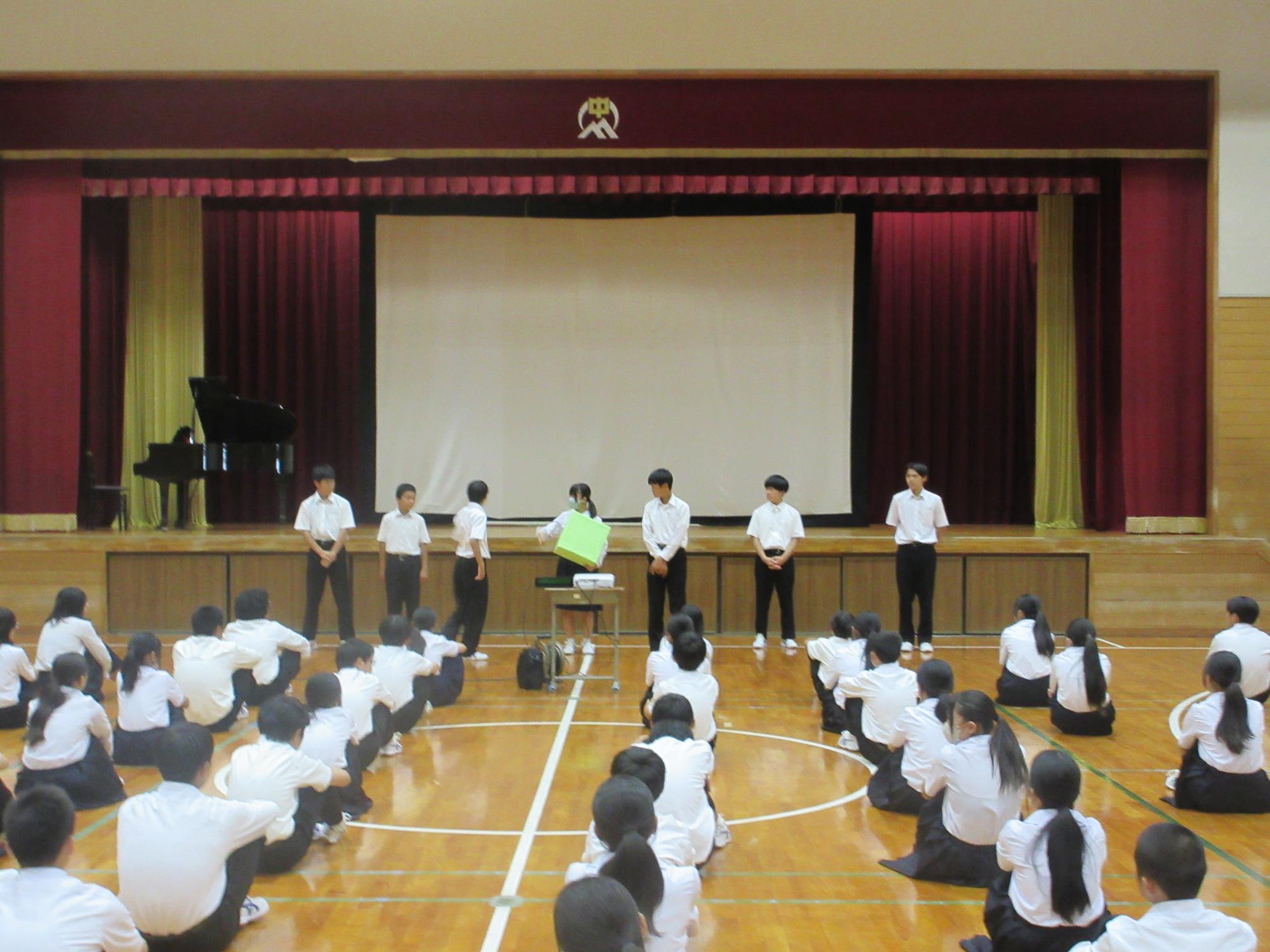 合唱祭順番の抽選の様子