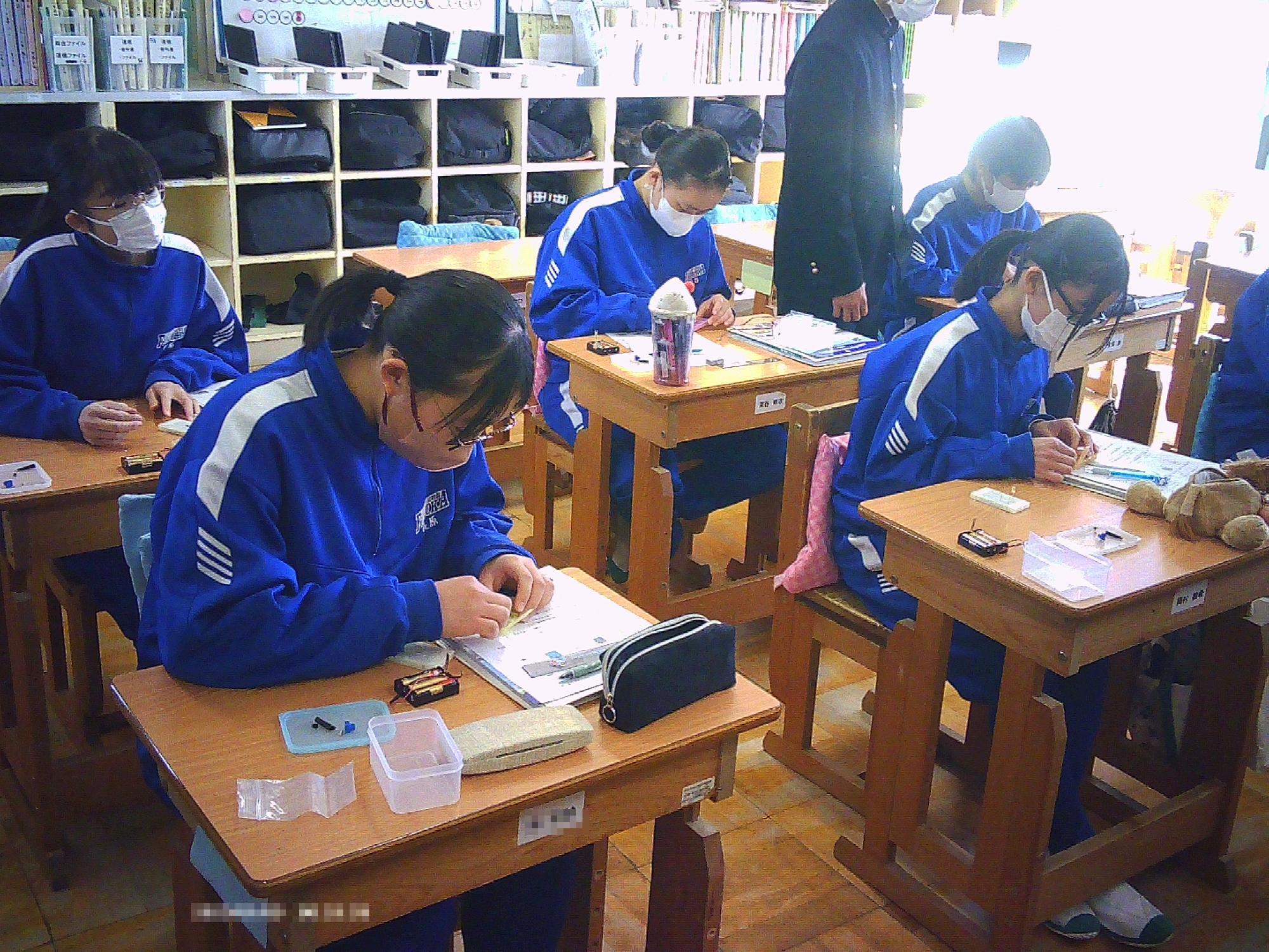 電気工学科の様子