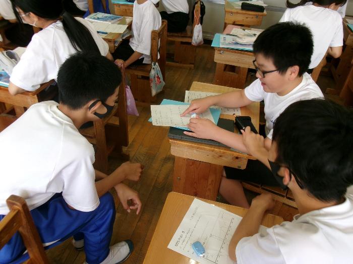 SOS授業で交流する1年生