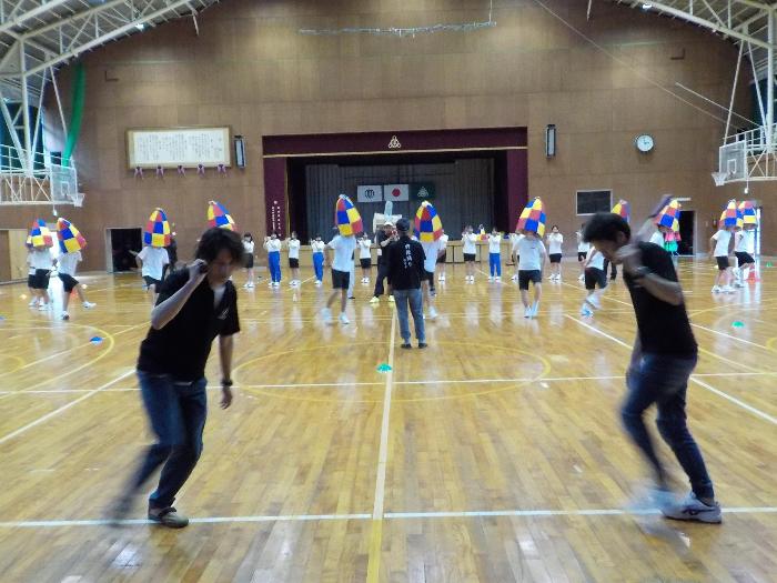 当日の会場を想定した全体練習の様子