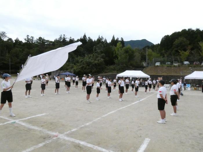 エール交換で、赤団にエールを送る白団