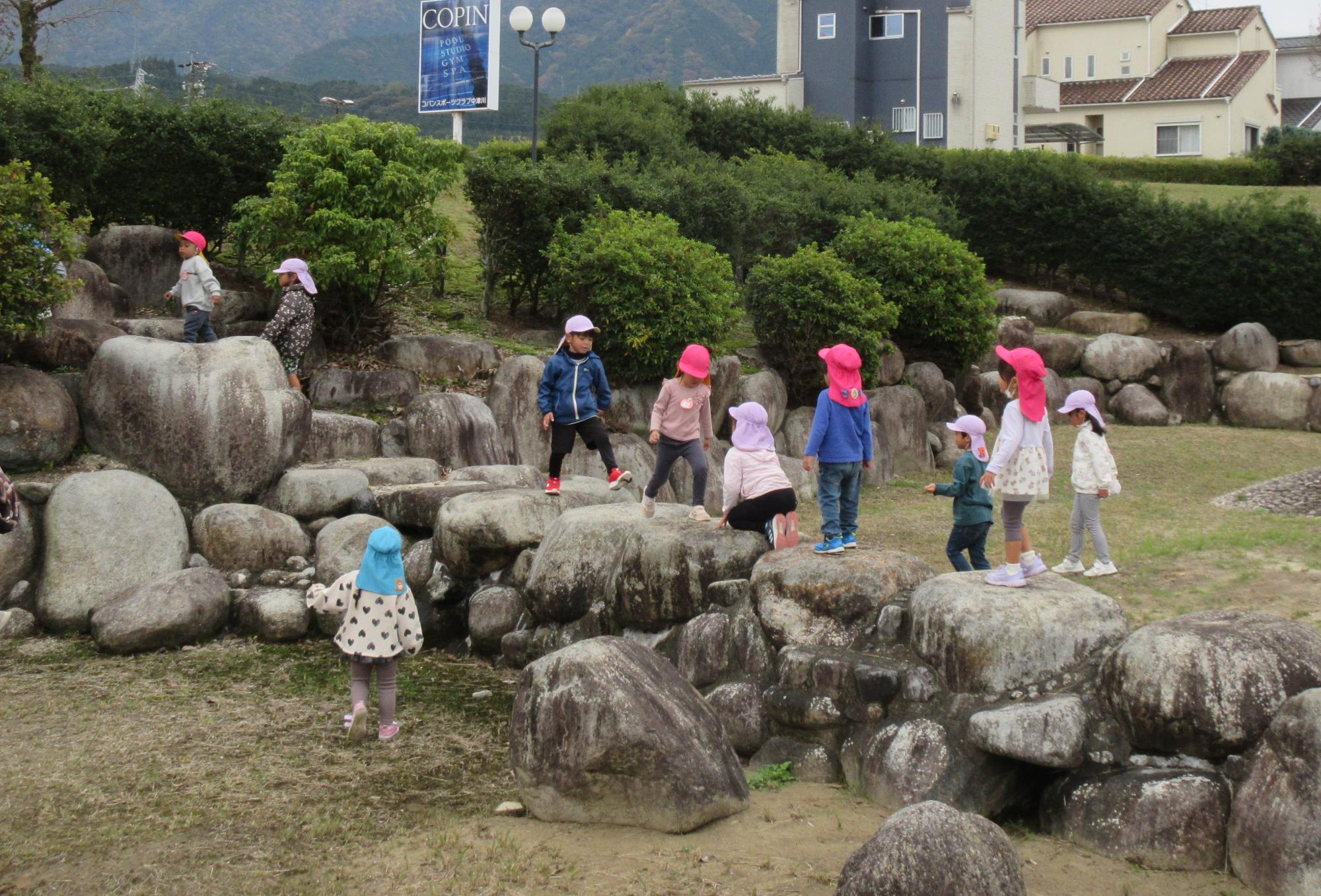 11おにぎり散歩