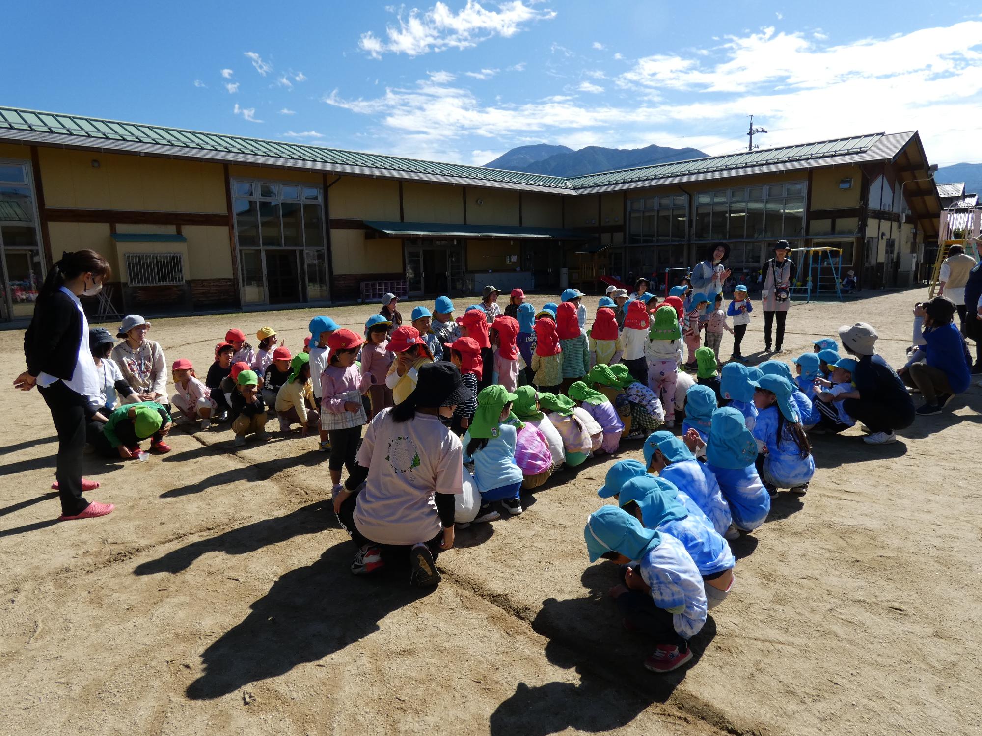 中津川保育園のお友達と遊んだよ。