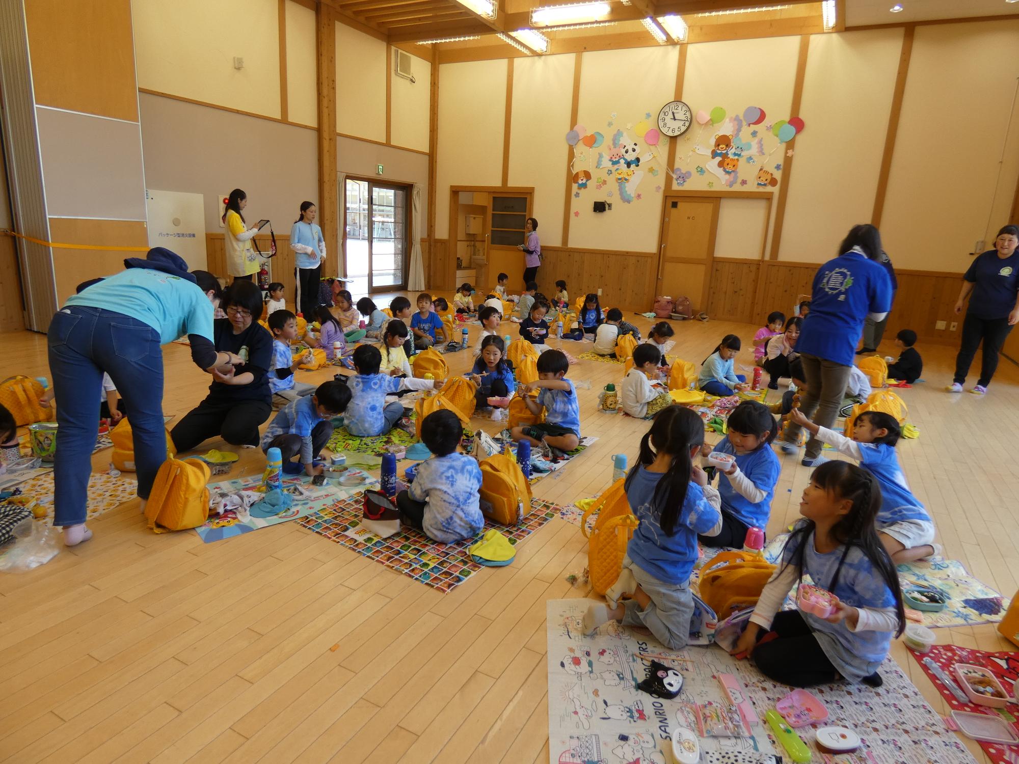 待ちに待ったお弁当タイム！