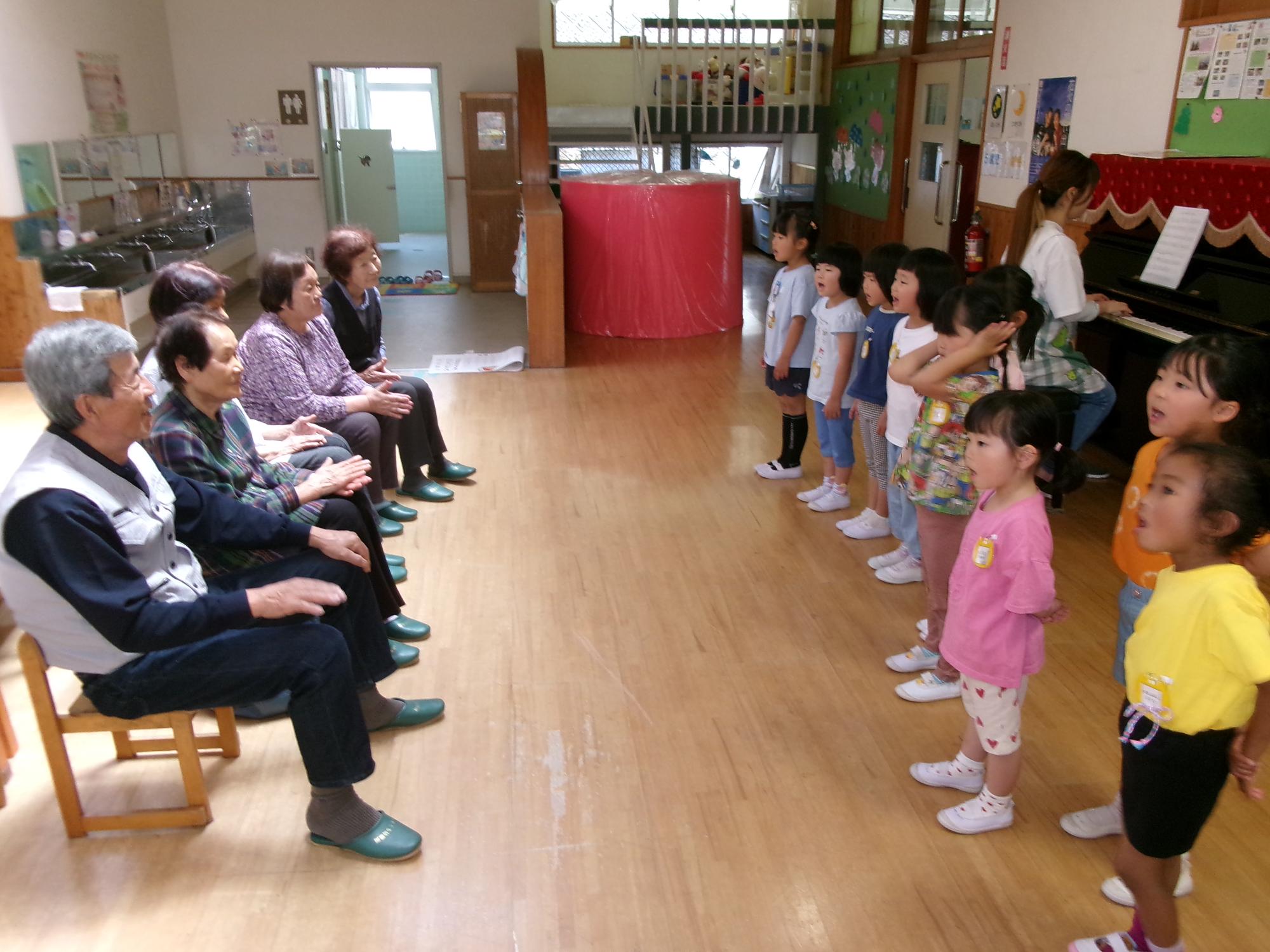 新茶会 歌発表