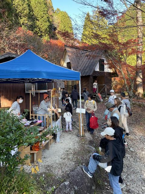 夕森渓谷のもみじイベントの様子その7