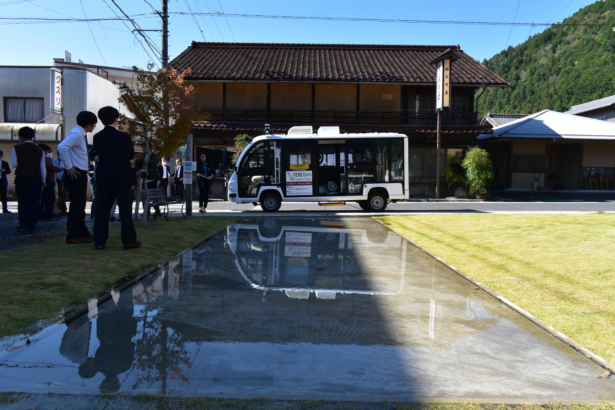 20231017自動運転車両辻広場から