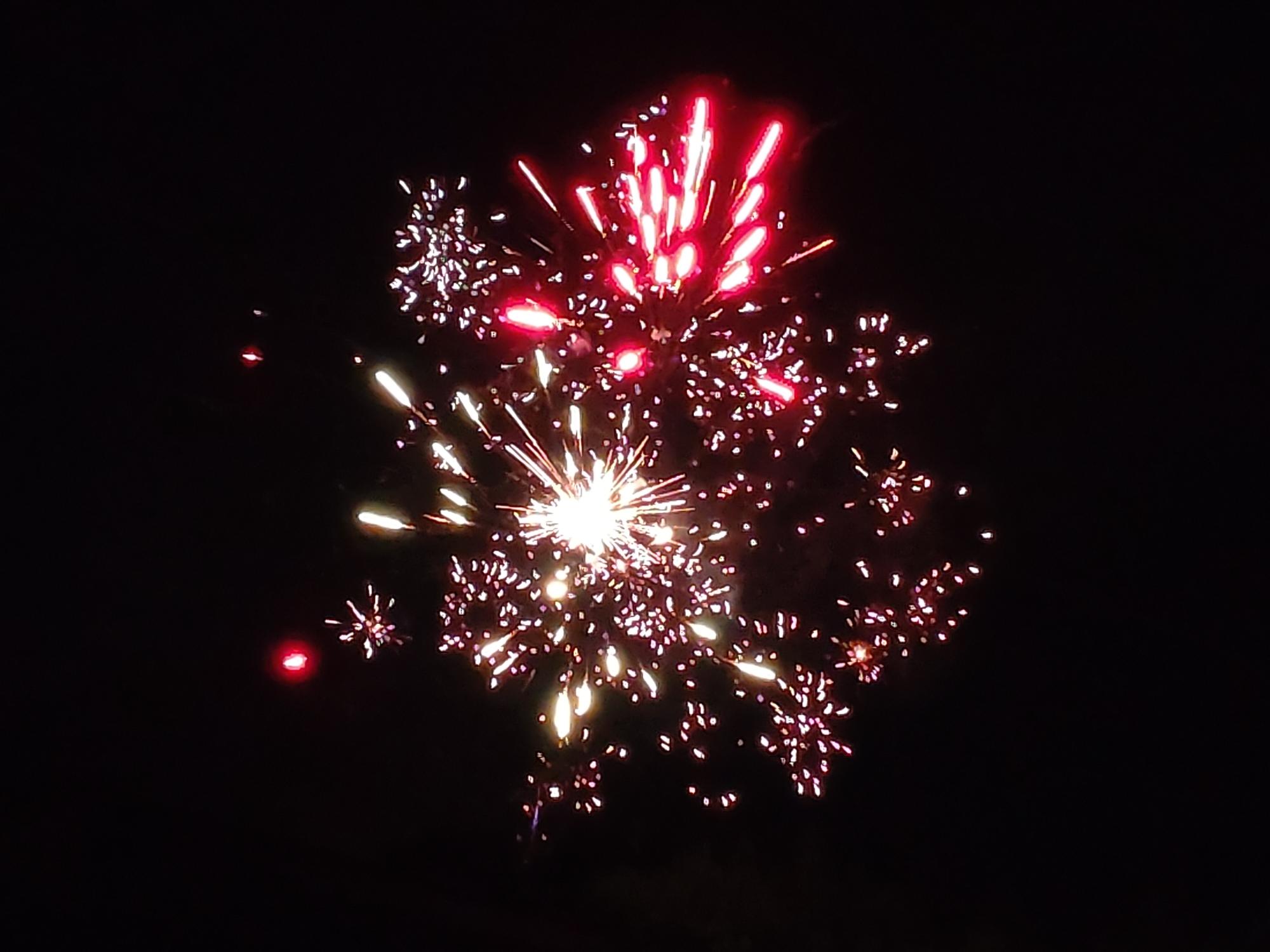 ひるかわ夏祭りの花火の写真です