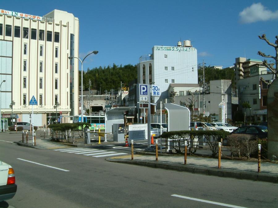駅前広場市営駐車場の画像