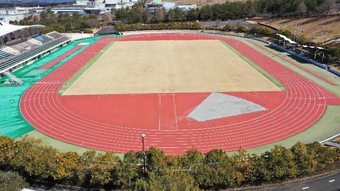 中津川公園競技場改修後全体写真2