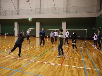 （イメージ）ビーチボール教室