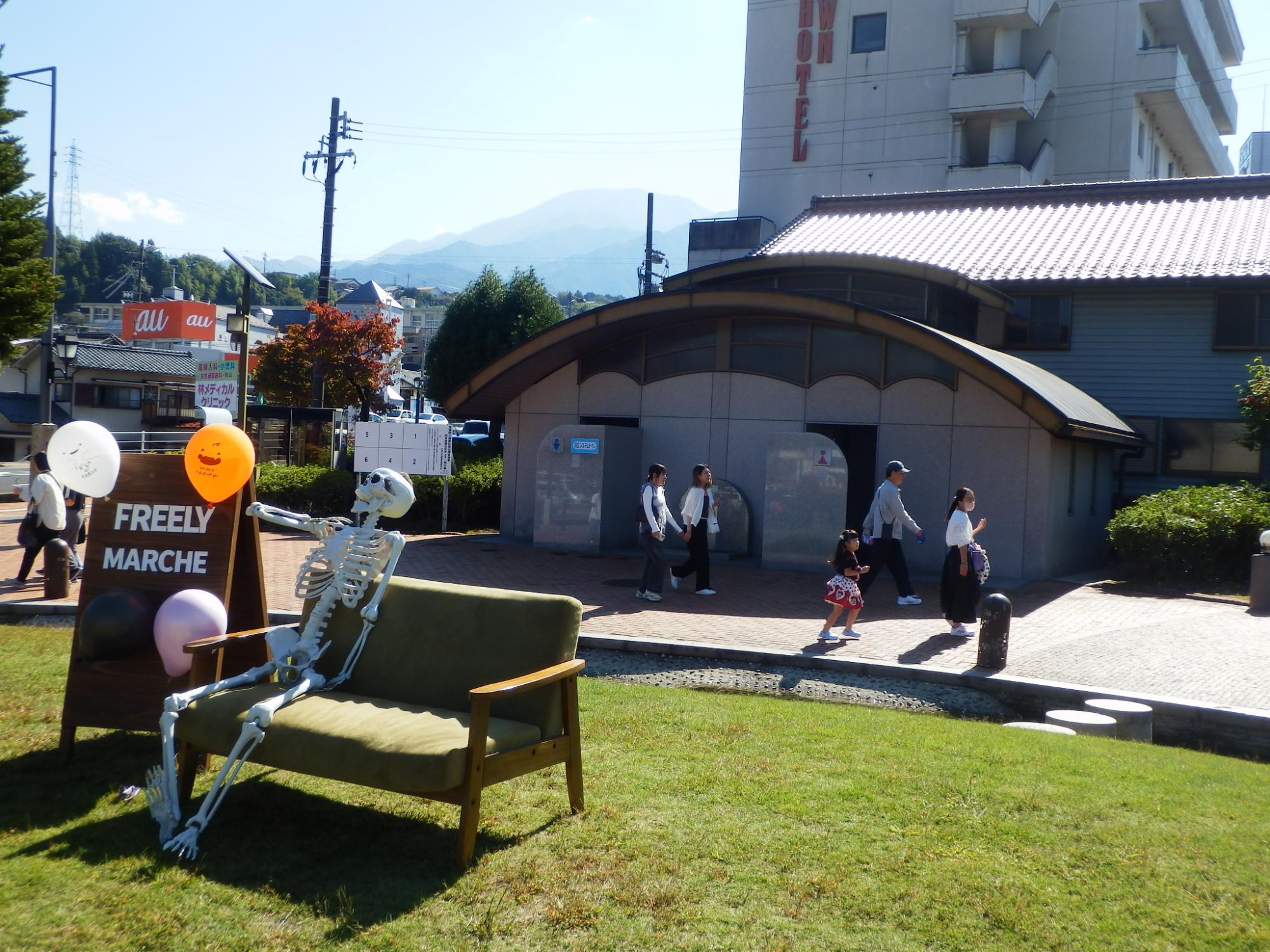 フリーハロウィンマルシェの様子