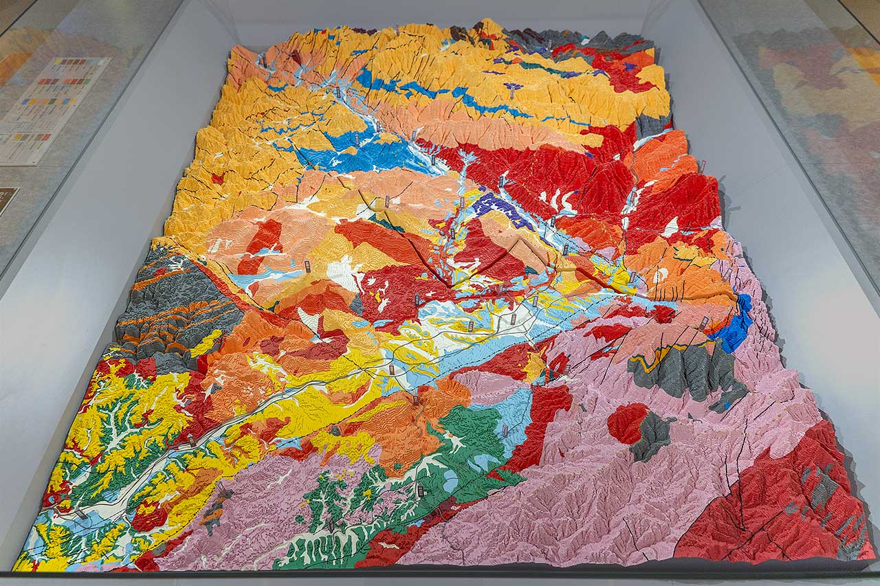 中津川市周辺の地質模型