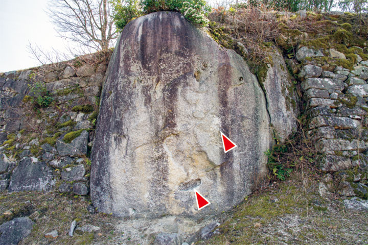 苗木城内のペグマタイト（武器蔵向かい）