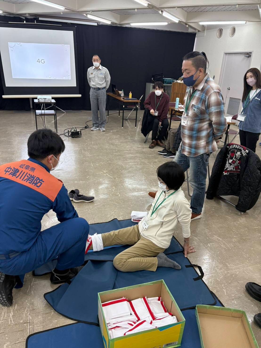 止血方法の講習の様子