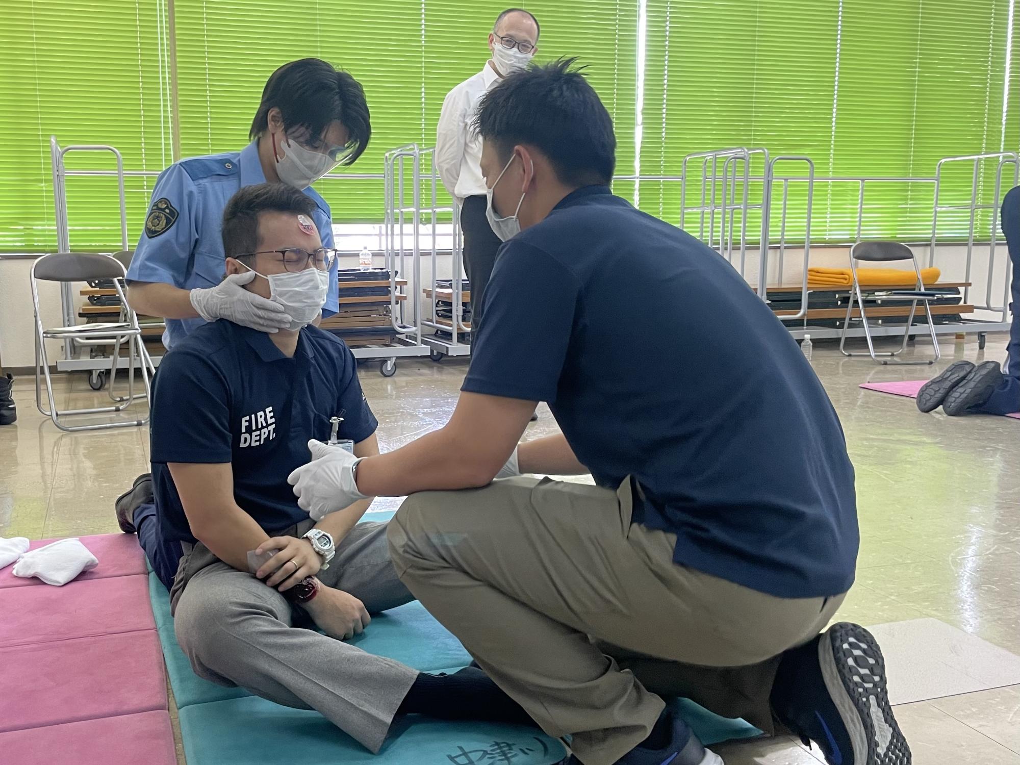 参加者による実技の様子