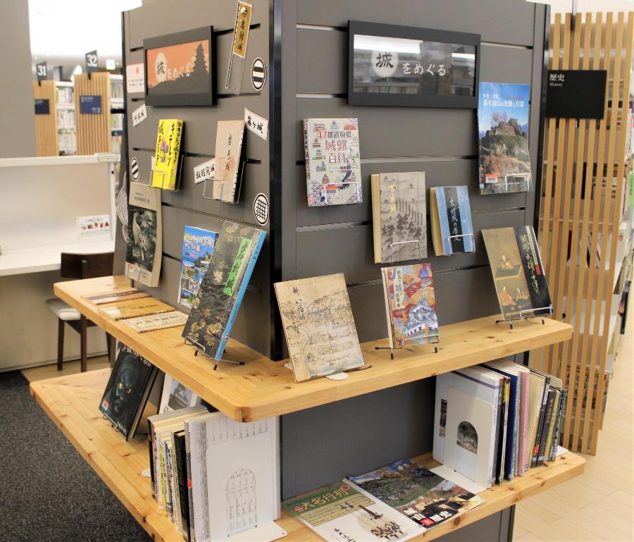6月企画展示柱1苗木城などに関する展示