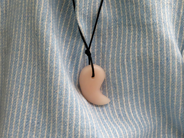 まが玉のアクセサリー