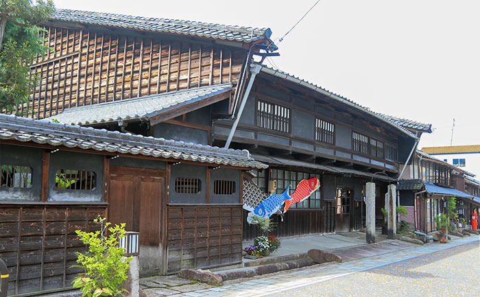 庄屋屋敷 旧「肥田家」（田丸屋）