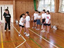 出場に向けた待機する子どもたち