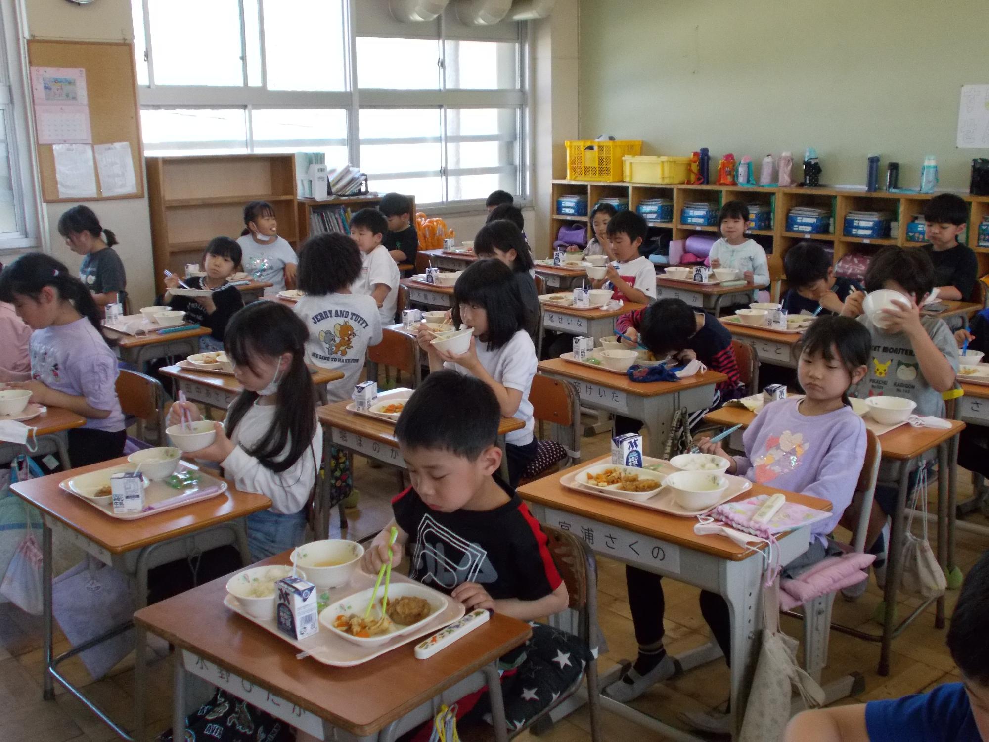 給食3