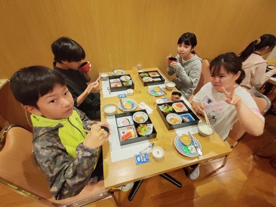 朝食